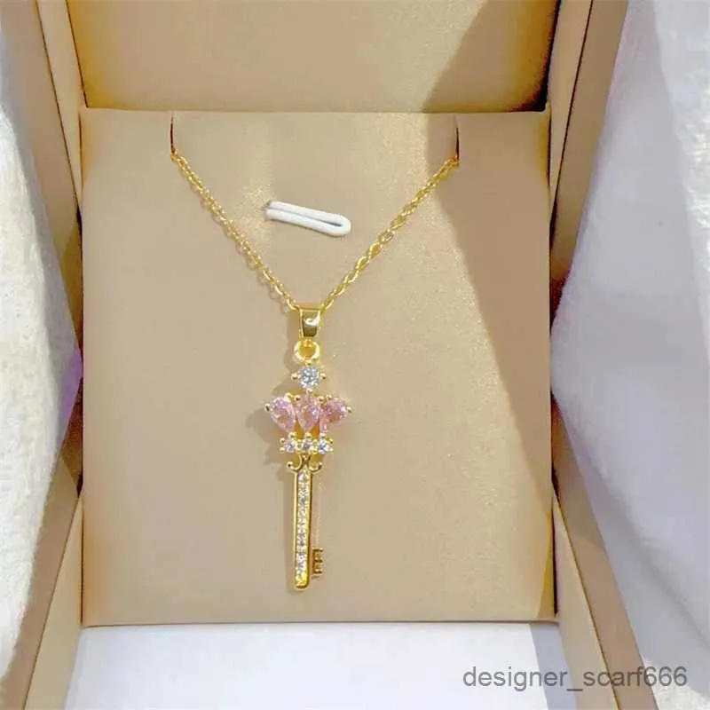 Collane con ciondolo Moda Carino Rosa Personalizzato Corona Chiave Collana Classico Leggero Design retrò Acciaio inossidabile Versatile_voghion.com