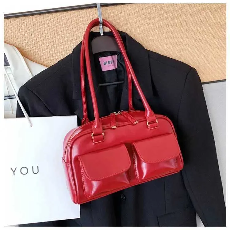 Borsa a spalla e borsa a mano donna in vernice rossa_voghion.com