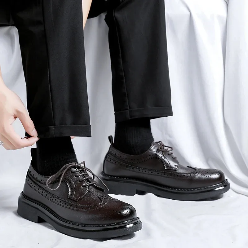 Novos sapatos Brogues clássicos da moda para homens Oxfords com cadarço em couro preto formal para festa de casamento 240614_voghion.com