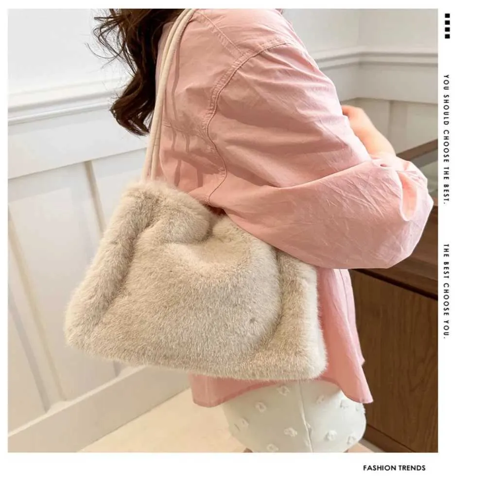 Plush Shoulder Bag For Women Versatile Casual Handbag Style_voghion.com