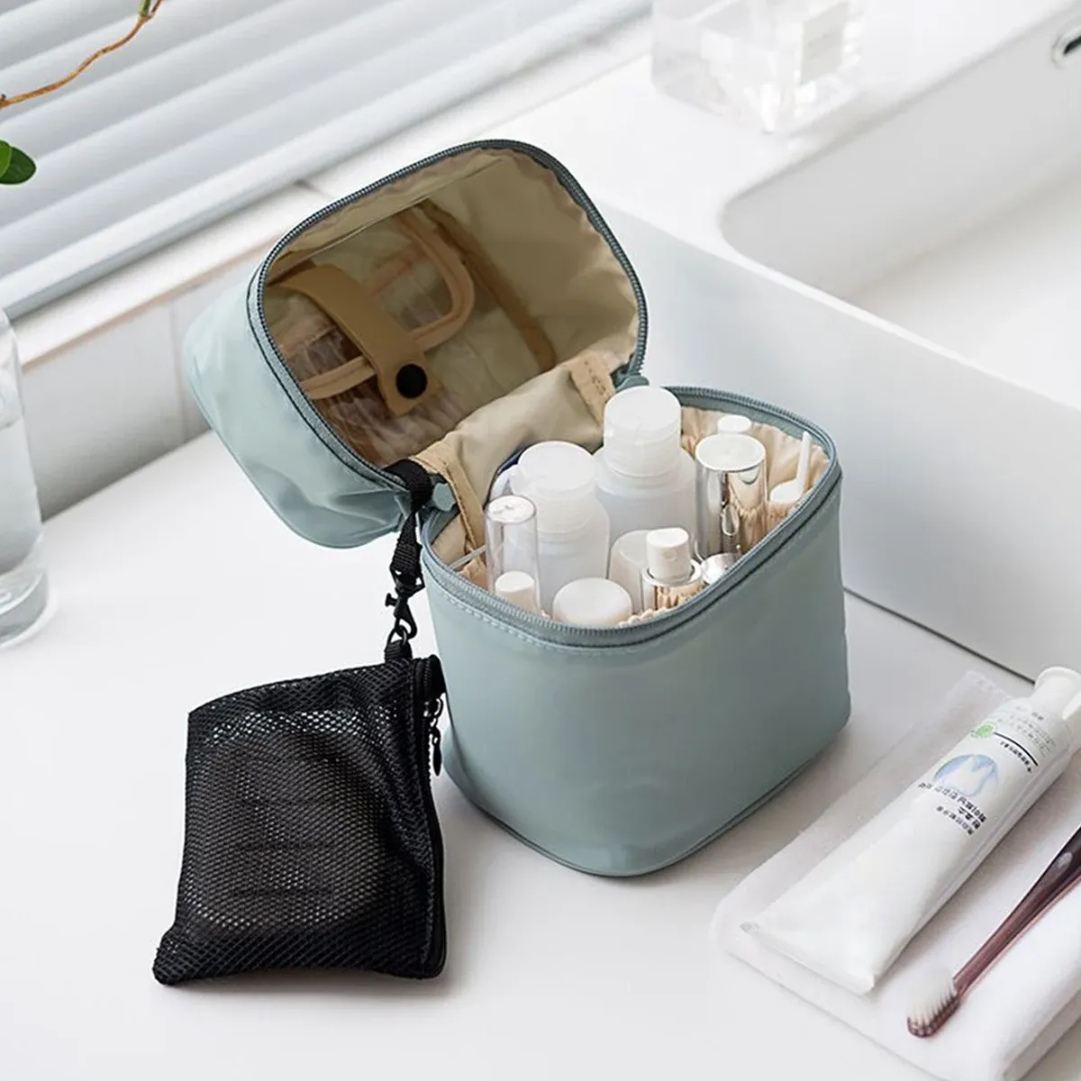 Trousse de maquillage en nylon de grande capacité pour femmes, trousse de voyage portable pour cosmétiques_voghion.com