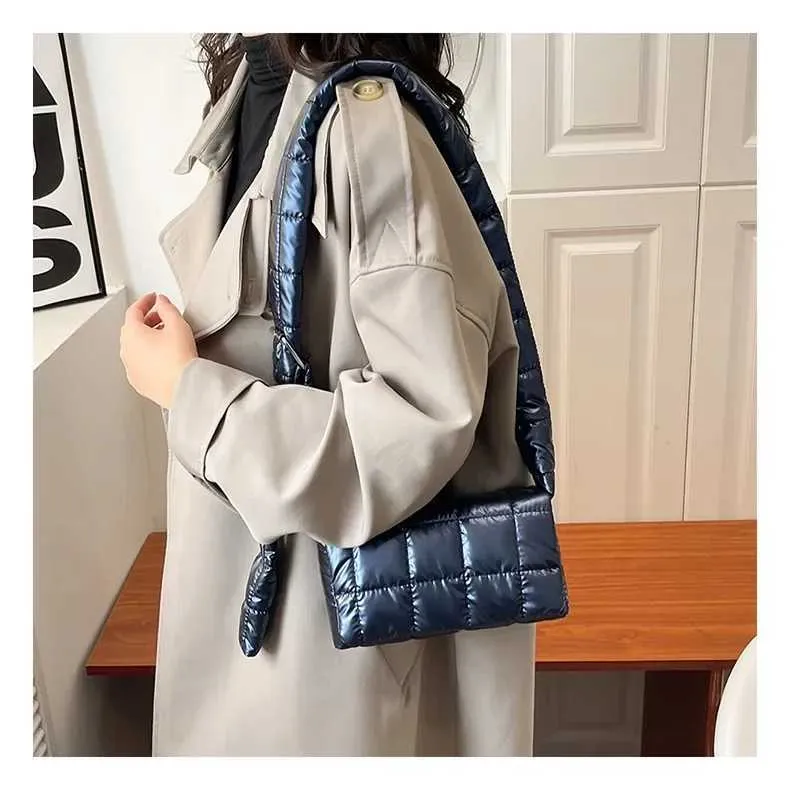 Moda trapuntata invernale leggera calda imbottita in cotone scozzese a tracolla da donna sotto le ascelle borse gonfie borse a mano C241211_voghion.com