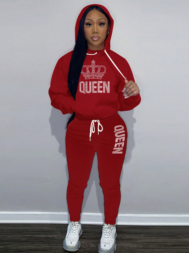 Felpa e pantaloni della tuta alla moda e versatili per l'autunno e l'inverno, in due pezzi con motivo a corona di lettere_voghion.com