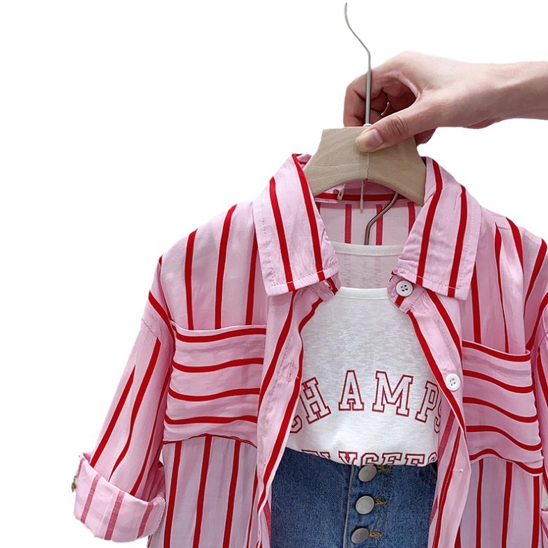 Mère et enfants 2024 été nouvelle mode pour enfants Version coréenne petites et moyennes filles rayé chemise à manches longues + gilet pantalon ensemble trois pièces_voghion.com