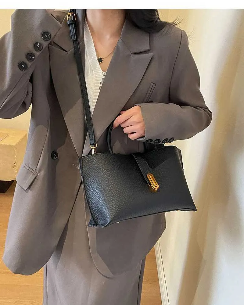 Clássico Preto PU Grande Capacidade 2024 Feminino Alta Qualidade Requintado Fivela de Fecho Bolsas Crossbody Casual Versátil_voghion.com