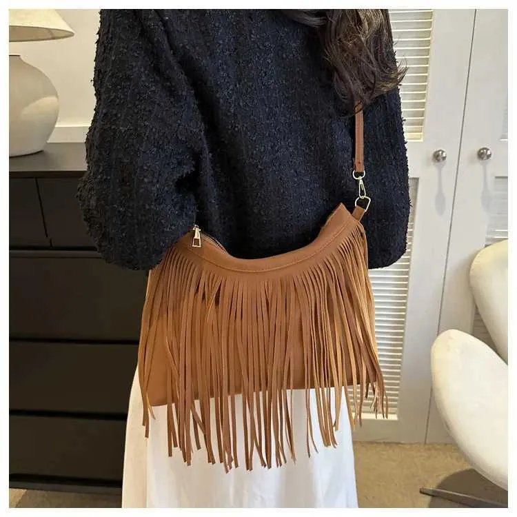 Sacs à bandoulière à pompons vintage pour femmes, grande capacité, sac à bandoulière décontracté à franges pour les voyages en plein air pour dames_voghion.com