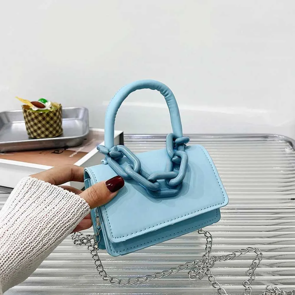 Designer 2024 Femmes Horizontal Édition Coréenne Chaîne Petit Carré Mode Mini Sac À Bandoulière Flip Boucle Sac À Main Portefeuille_voghion.com