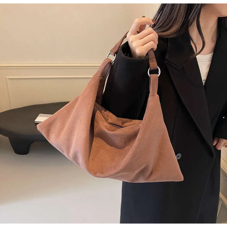 Large Capacity Veet Drawstring Messenger Shopping Underarm Commuter Tote Women's Bag Autumn And Winter All-match_voghion.com