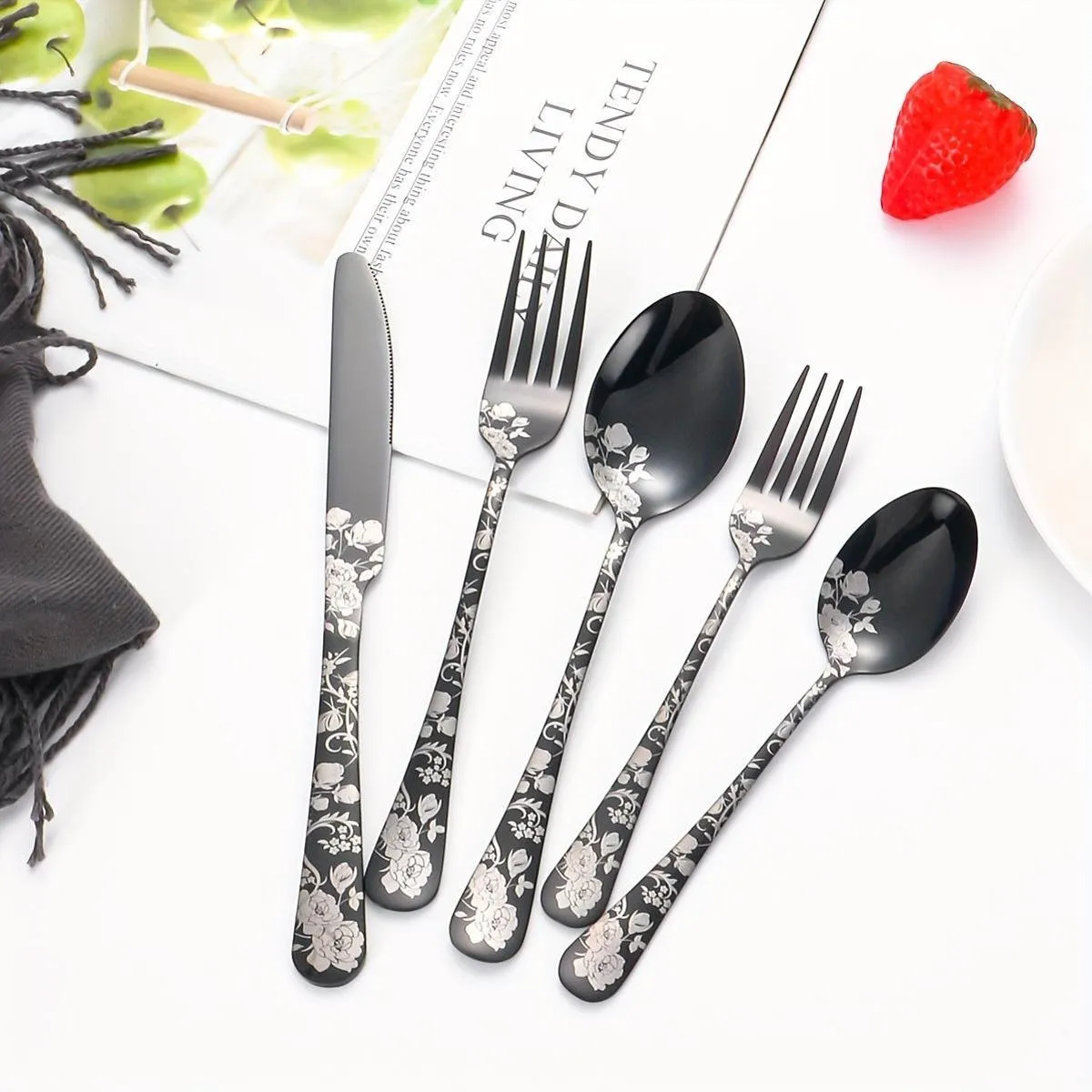 Schwarzes Besteckset - Steakmesser inklusive | Scandi-Muster_voghion.com