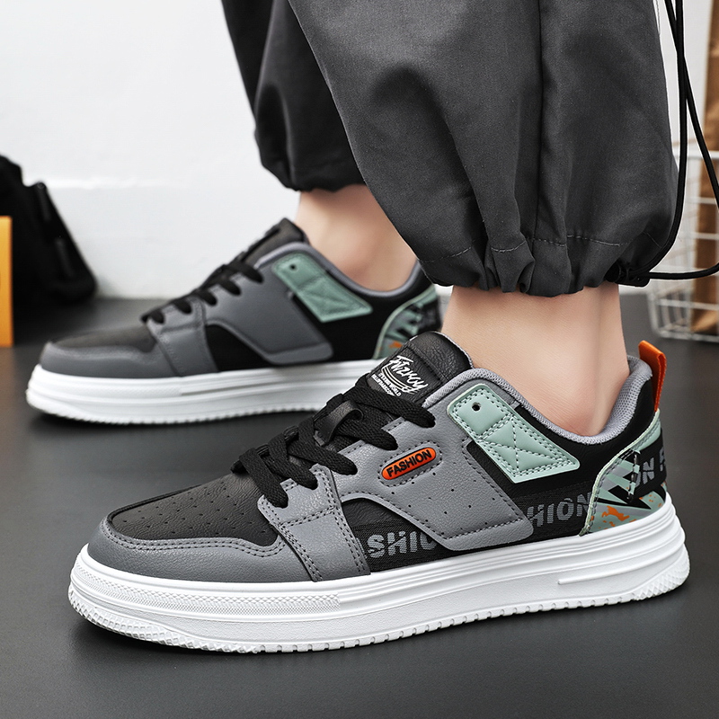 2024 New Male Adult Student Fashion Trend Leisure Sports Board Little Men's Trendy Shoes