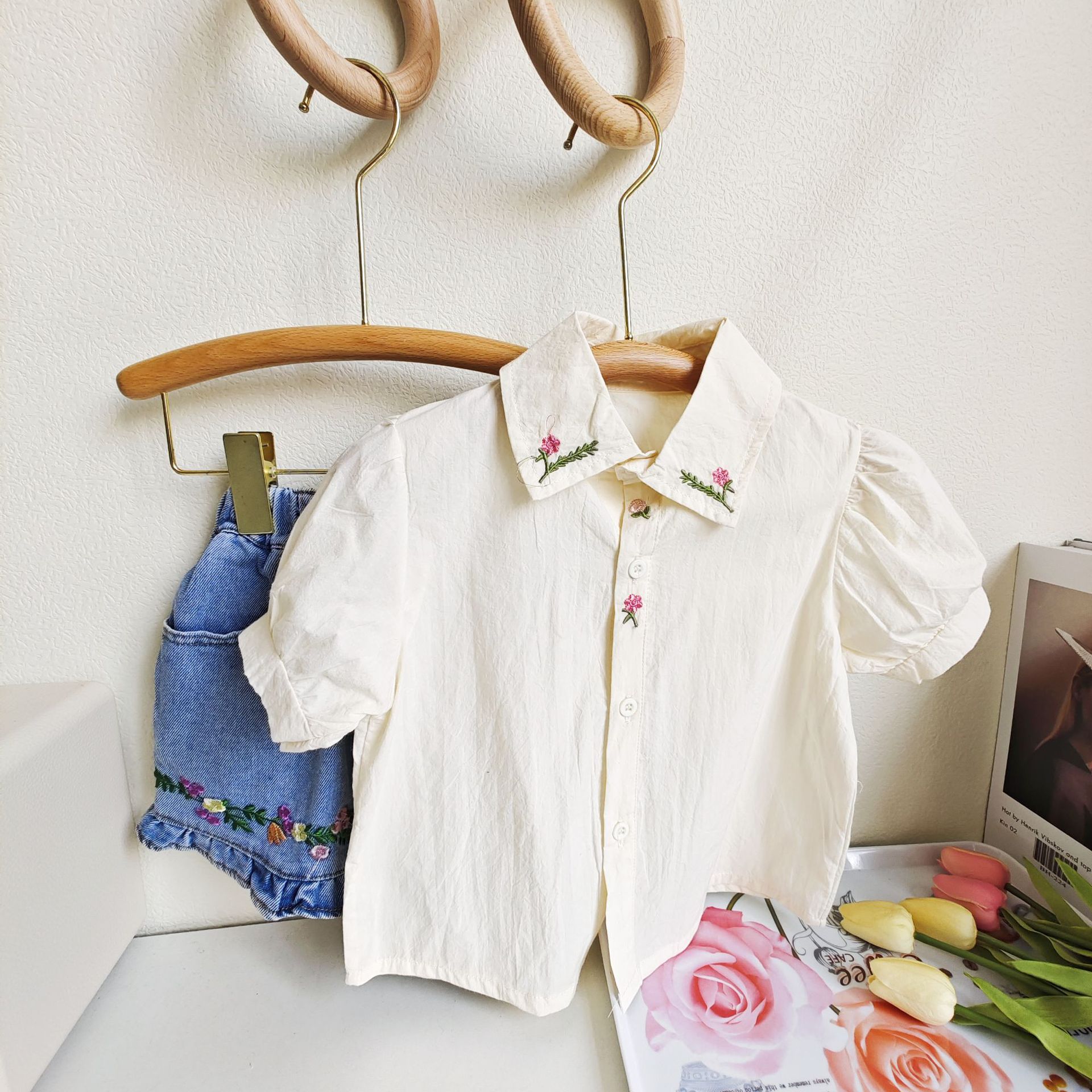 Ensemble deux pièces pour mère et enfant, nouvelle collection été pour fille, jolie chemise brodée à revers et short en jean_voghion.com