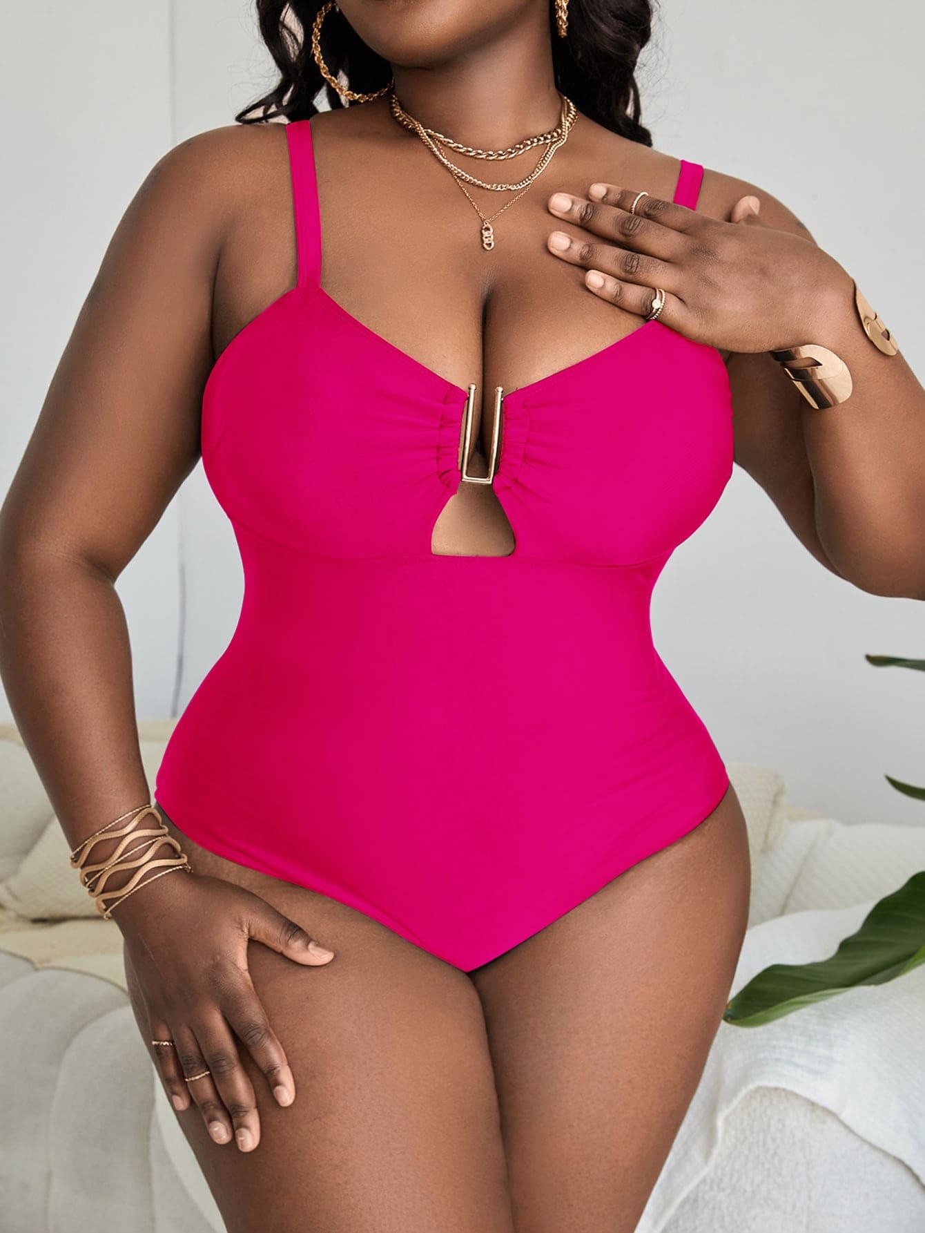 Femmes grande taille grosse fille grosse femme une pièce couleur unie creux mince jarretelles dos nu Sexy Bikini femmes_voghion.com