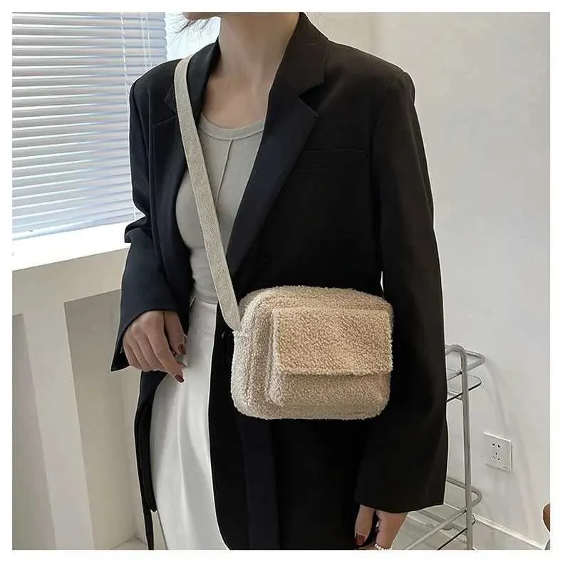 2023 Women Winter Shoulder Bag Lamb Wool Warm Soft Autumn Ins Square Cross-body Portable Casual Beige Khaki Girls Preppy_voghion.com