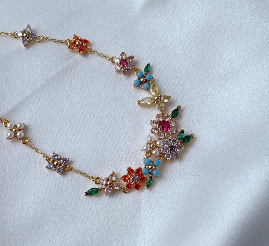 Orecchini di collana stile campagna alla moda per donne ragazze Farfalla fresca e carina Quattro fiori intarsiati Zirconi colorati_voghion.com