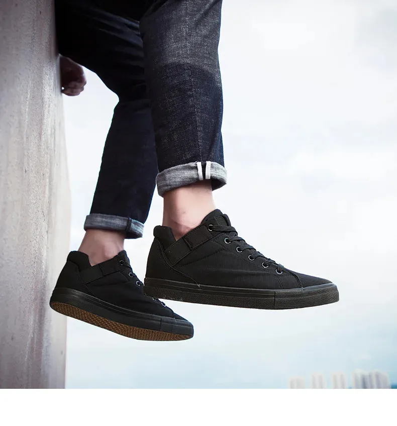 Baskets noires en toile pour hommes, chaussures décontractées respirantes en tissu pour jeunes hommes, augmentant la hauteur de 3 cm, 240624_voghion.com
