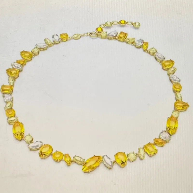 Parure collier et boucles d'oreilles cristaux bleus élégants_voghion.com