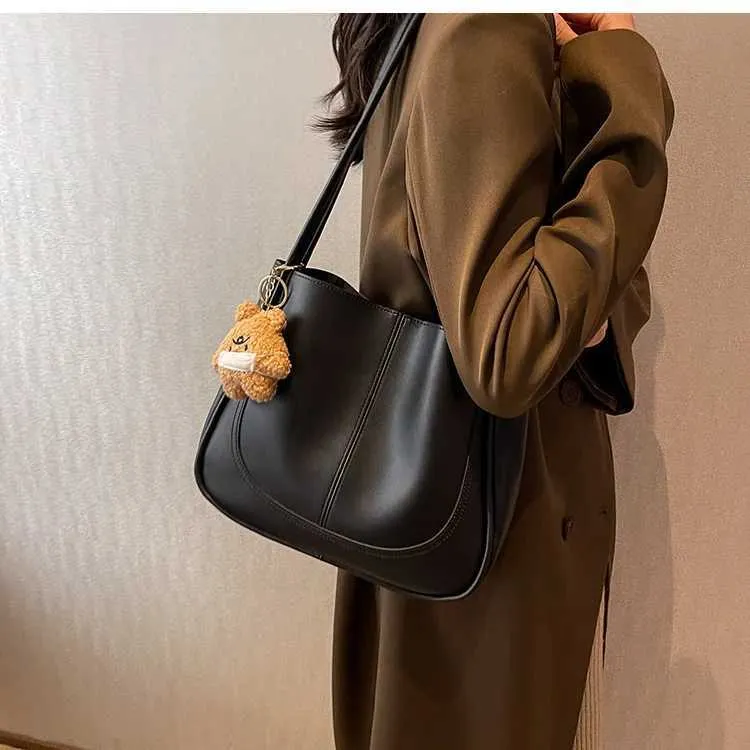 Bolso de hombro de alta gama con textura de gran capacidad, nuevo bolso de mano para mujer, otoño e invierno 2024, C241106_voghion.com