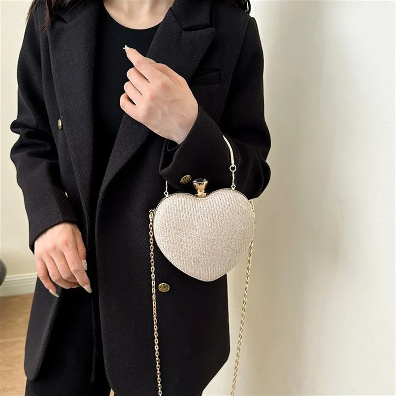 Pochette da sera Borsa da donna lucida Pochette in metallo a forma di cuore Borsa a tracolla con catena di moda Borsa da donna_voghion.com