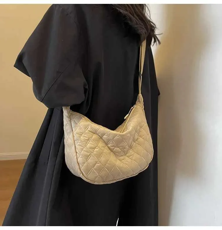 Sac à bandoulière rétro en nylon pour femmes, sac à main décontracté et étanche pour sans-abri, literie pour femmes, grande capacité, Y241123_voghion.com