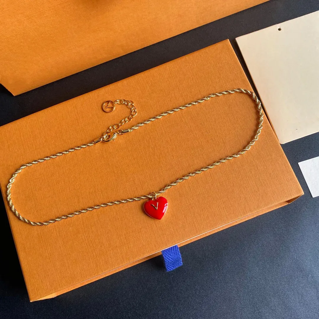 Designer Necklace Fashion Jewelry Charm Women Party High Quality Gift Love Heart Pendant Necklaces_voghion.com