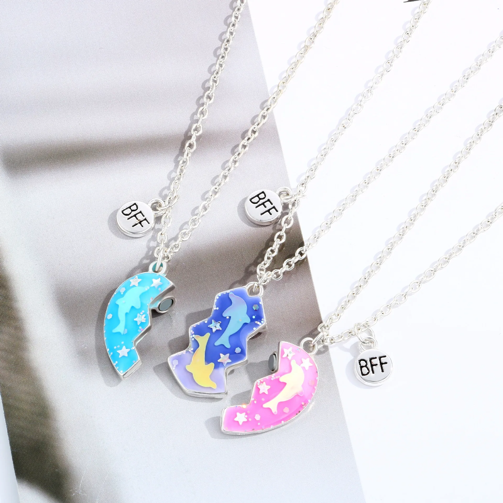 Lot de 3 colliers pendentif dauphin tendance avec pierre magnétique pour ami, accessoire de cou créatif et coloré en forme d'étoile, cadeau_voghion.com