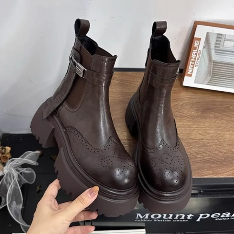 Bottes de neige à plateforme pour femmes, chaudes, en peluche, talons hauts, en cuir, tendance hiver 2025, chaussures décontractées, mode rétro Botas Mujer_voghion.com