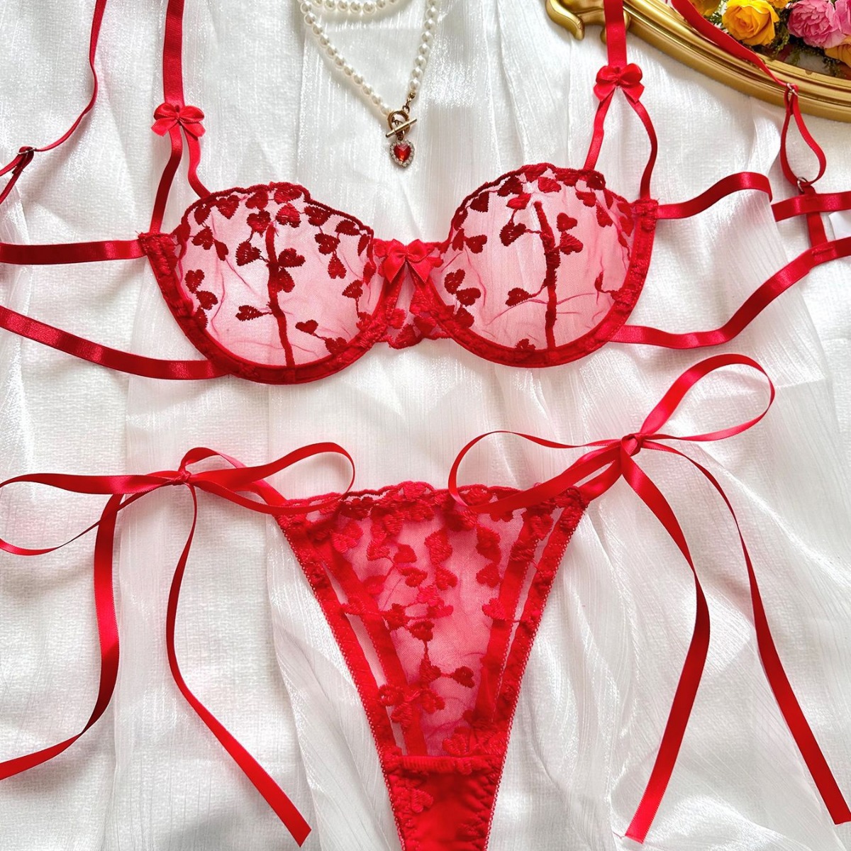 Kagano Cross Border European And American Hot Selling INS Style Romantic Love Embroidery Sexy Perspective Mesh With Steel Ring Underwear For Women_voghion.com