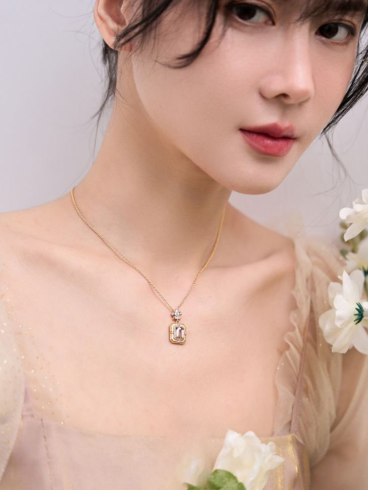 Flacon de parfum Proust Améthyste collier médiéval plaqué or chaîne clavicule brossée femme_voghion.com