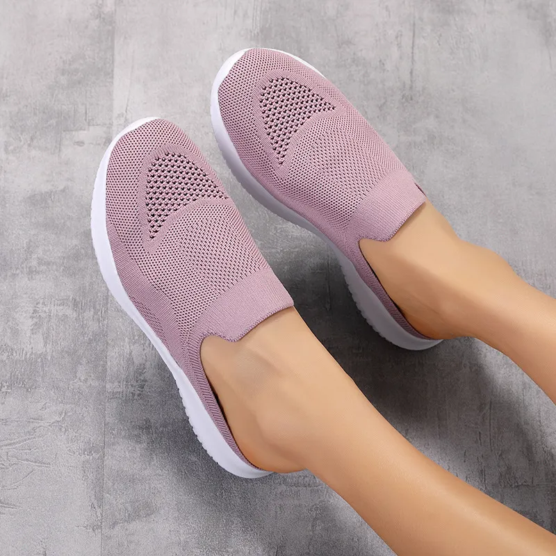 2022 NEW Mesh Slip-On Shoes Sneakers Women Summer Casual Slippers Lightweight Big Size Breathable_voghion.com