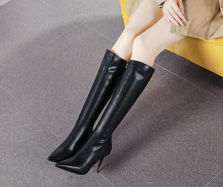Schwarze lange spitze Zehen Super High Heels Damen Winter Knieschaft Stiefel Trend Halbe Saison 241116_voghion.com