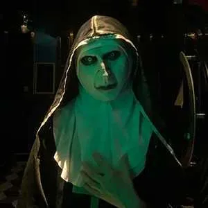 Läskig latexmask med korshalsband och huvudbonad Halloweenfest maskerad nunnadräkttillbehör Y240829_voghion.com
