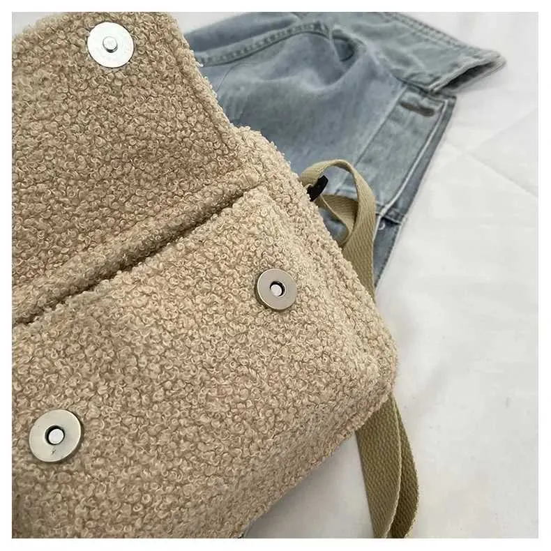 2023 Women Winter Shoulder Bag Lamb Wool Warm Soft Autumn Ins Square Cross-body Portable Casual Beige Khaki Girls Preppy_voghion.com