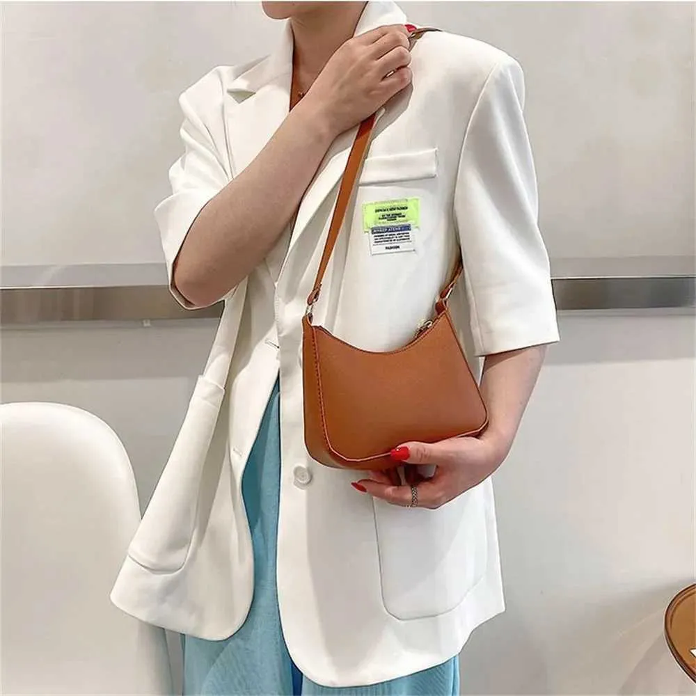 2024 Nuove borse alla moda da donna retrò in pelle PU tinta unita con tracolla sottobraccio casual da donna Hobos piccola pochette_voghion.com