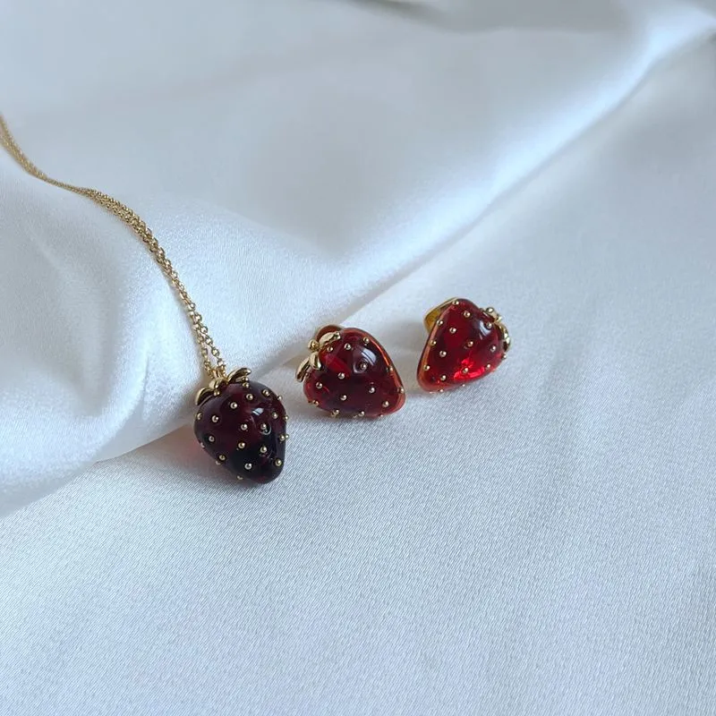 Strawberry Pendant Necklace And Stud Earrings Set_voghion.com