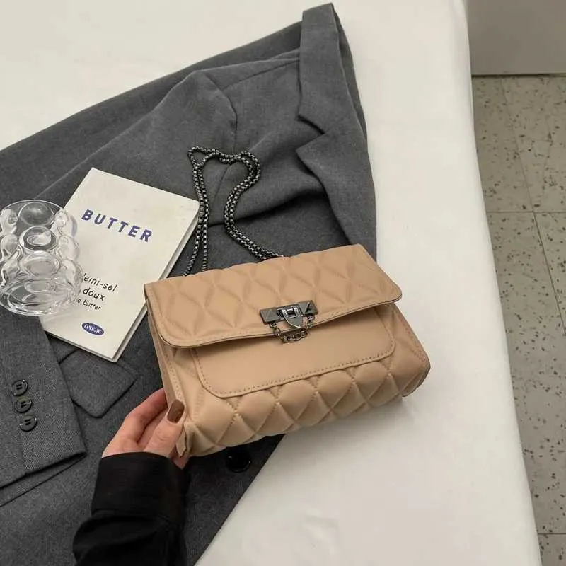1 einfache und stilvolle Umhängetasche mit Metallkette und Dia-Gitter, geeignet für den täglichen Gebrauch in der Freizeit von Frauen-llC241216C241217_voghion.com
