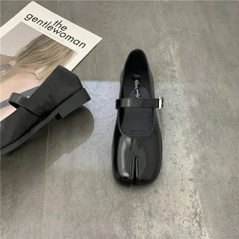 Pantofi cu plată pentru femei, cu un singur cuvânt, cu cataramă, cu vârf despicat, stil japonez Mary Janes, gleznă Bele Tabi Ninja_voghion.com