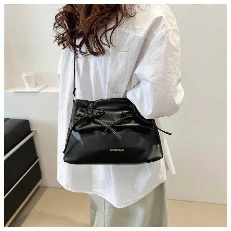 Unterwäsche Damenhandtasche große Kapazität Herbst und Winter 2024 neue High-End-Schulter-Pendlertasche Y241025_voghion.com