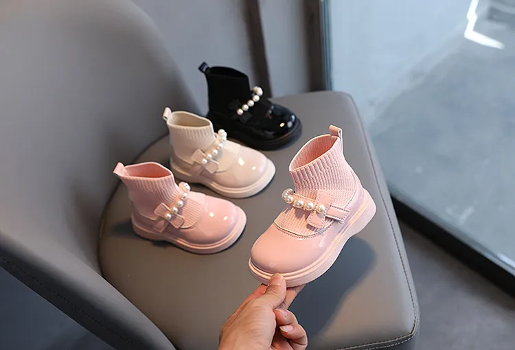 2025 Nei Baby Meedercher Prinzessin Stiwwelen Socken Cutefeet Kanner Casual Klengkanner Kanner Hierscht Wanter Lieder Schong mat Pärelen_voghion.com