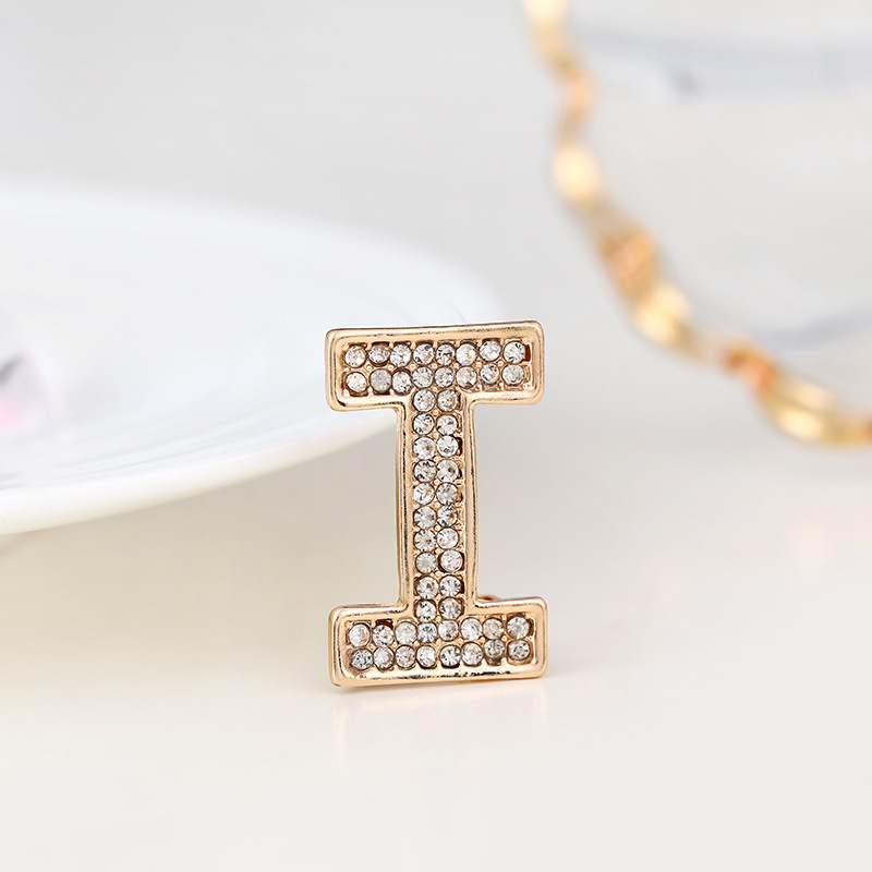 Spilla versatile con lettere inglesi in strass, stemma con fiore sul petto, luce antiscivolo, alla moda per uomo e donna_voghion.com