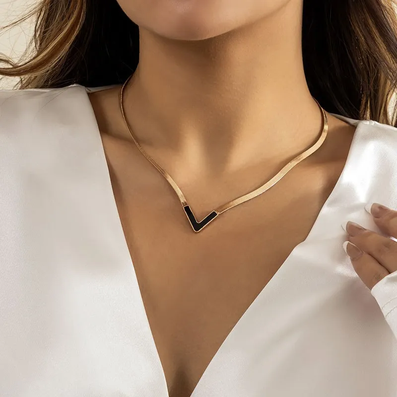 Collana moderna in acciaio inossidabile placcato oro con catena piatta a serpente, impermeabile, con conchiglia di malachite verde_voghion.com