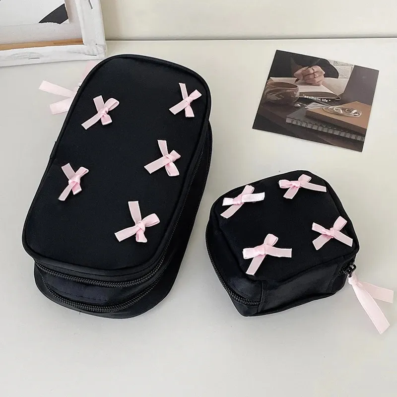 X Simple Bow Noir Maquillage Portable Sac de Rangement à Fermeture Éclair Crayon Organisateur Cosmétique Voyage Trousse de Toilette Sac à Main Cadeau_voghion.com