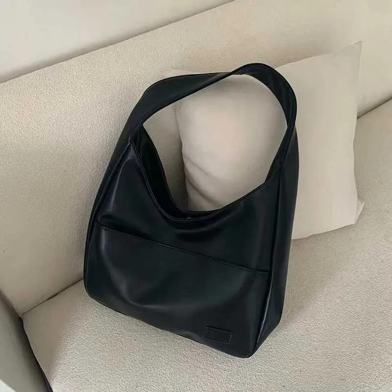 Large capacity new black leather simple casual womens handbag sturdy and durable shoulder bag Y241025_voghion.com