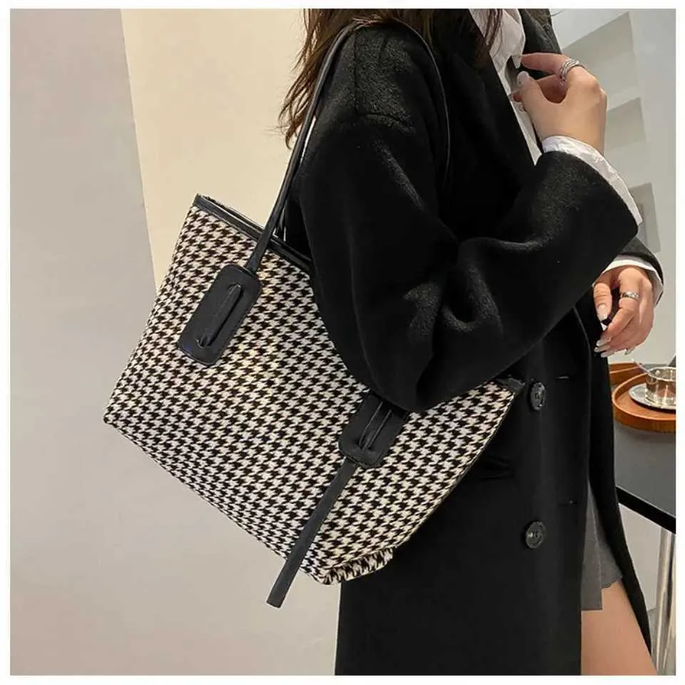 Fashionable Women's Shoulder Bag And Handbag In Houndstooth Style_voghion.com