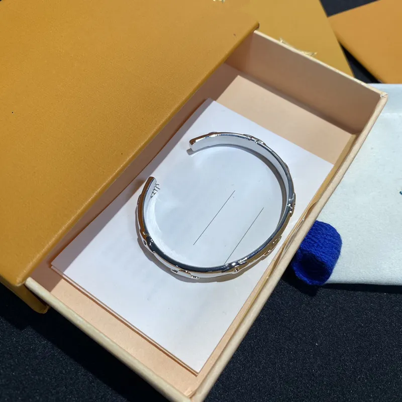 With BOX Open Bracelet Designer Jewelry Fashion Bangle Gold Plated Titanium Steel Flower For Women Sier Classic_voghion.com