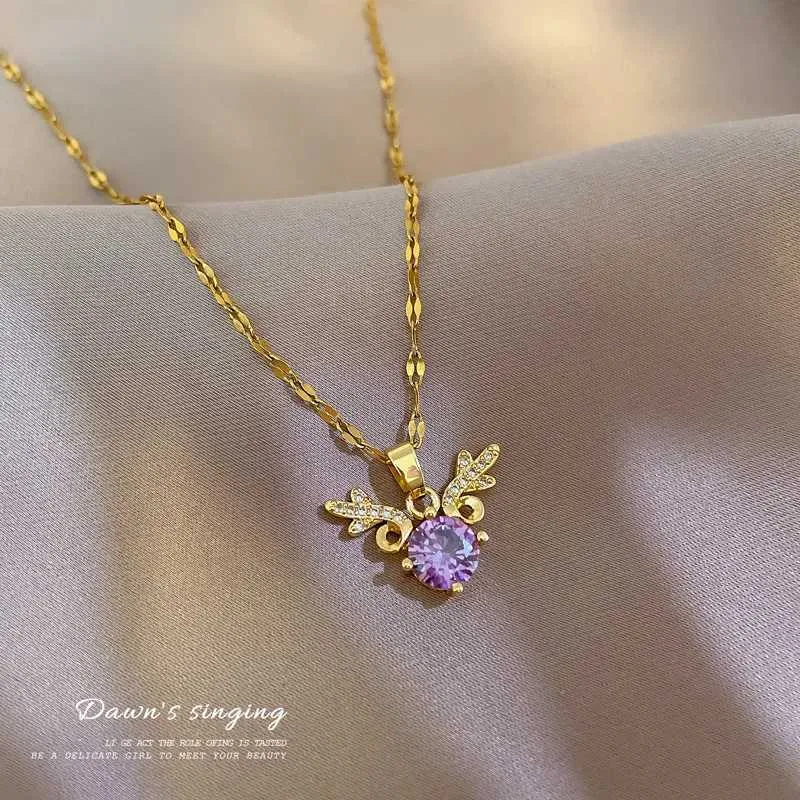 Colar com pingente de cervo e zircônia em aço inoxidável_voghion.com