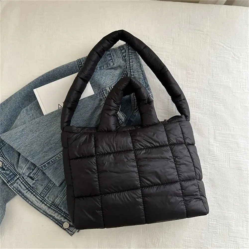 Puffy Quilted Shoulder Tote Bag Large Capacity Lightweight Cotton_voghion.com