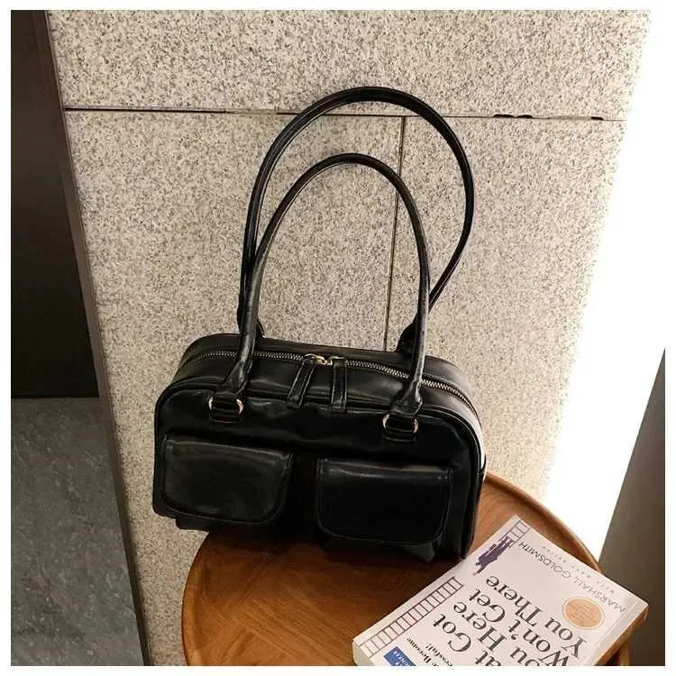 Borsa a spalla e borsa a mano donna in vernice rossa_voghion.com