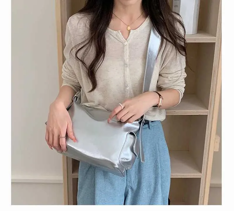 Women's Large Capacity Leather Shoulder Bag For Daily Commute_voghion.com