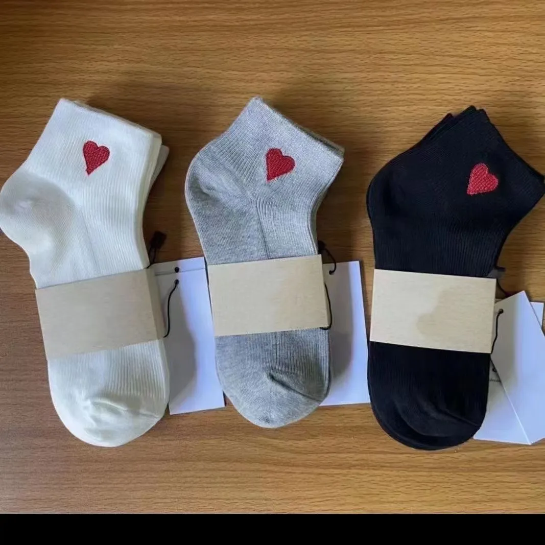 Clássico masculino bordado uma letra tubo curto estilo piano algodão outono inverno meias para homens e mulheres_voghion.com