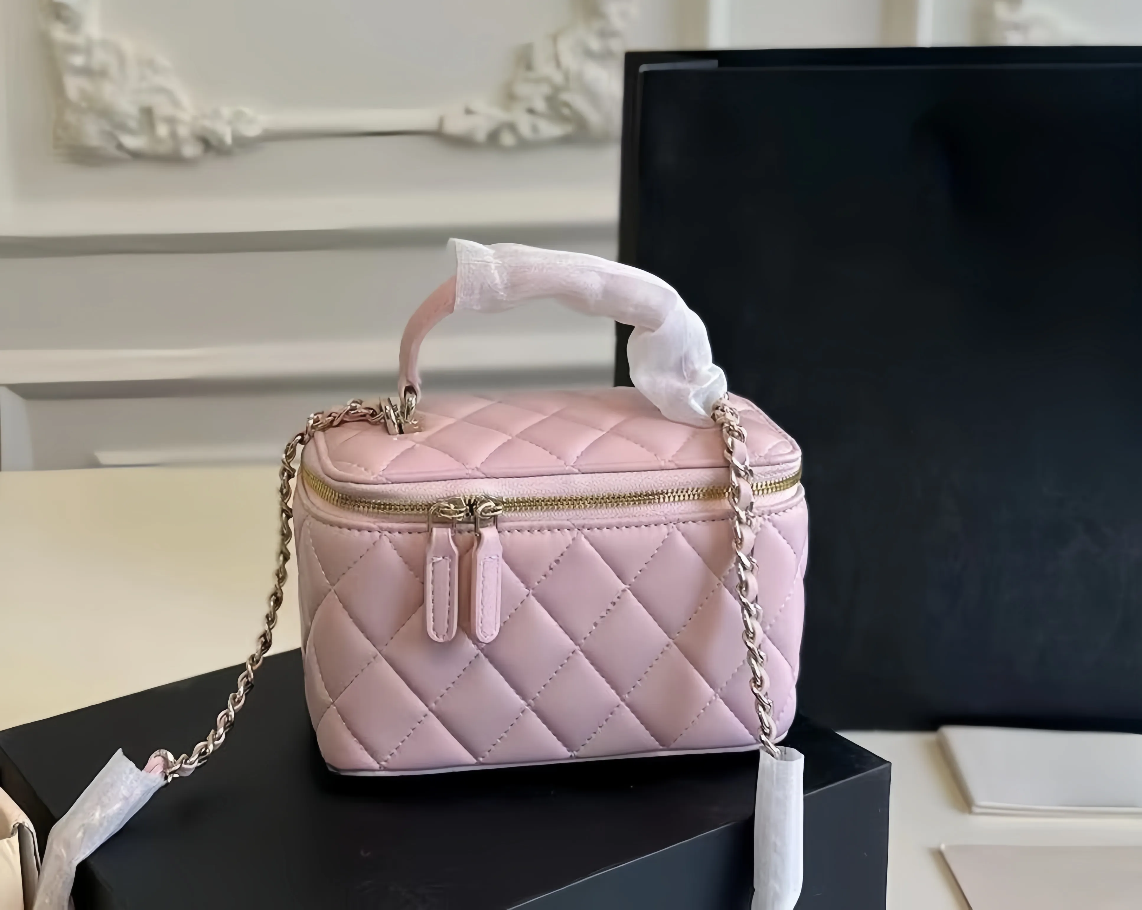 Designer Womens Vanity Black Bags Top Handle Totes Quilted Matelasse Chain Crossbody Shoulder Leather Dia Check Hardware_voghion.com